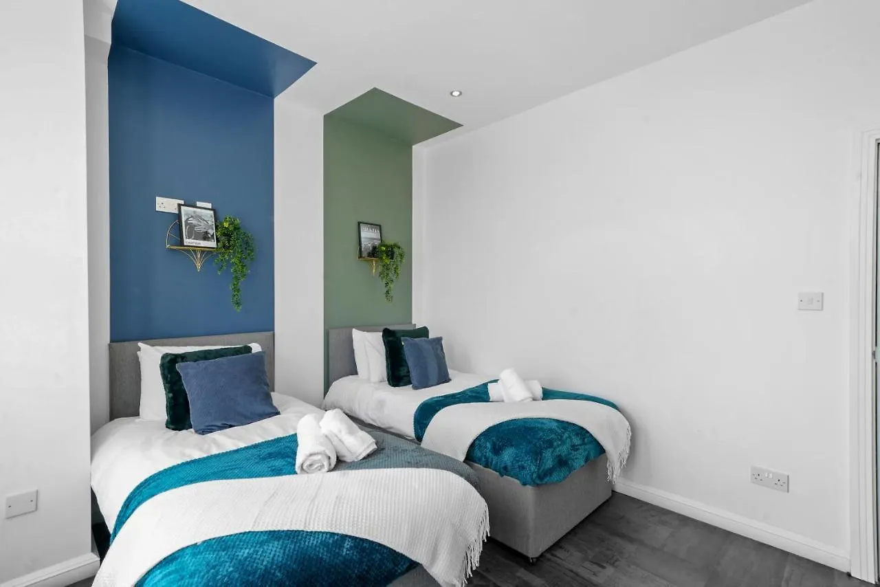The Deluxe Apartments Of Blackpool - Gym - Cinema Room