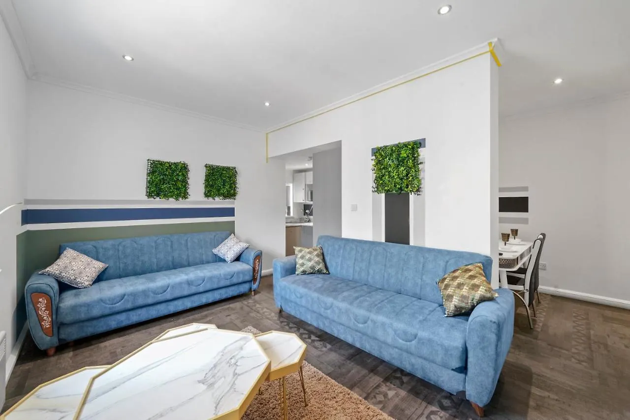 The Deluxe Apartments Of Blackpool - Gym - Cinema Room 0*,  United Kingdom