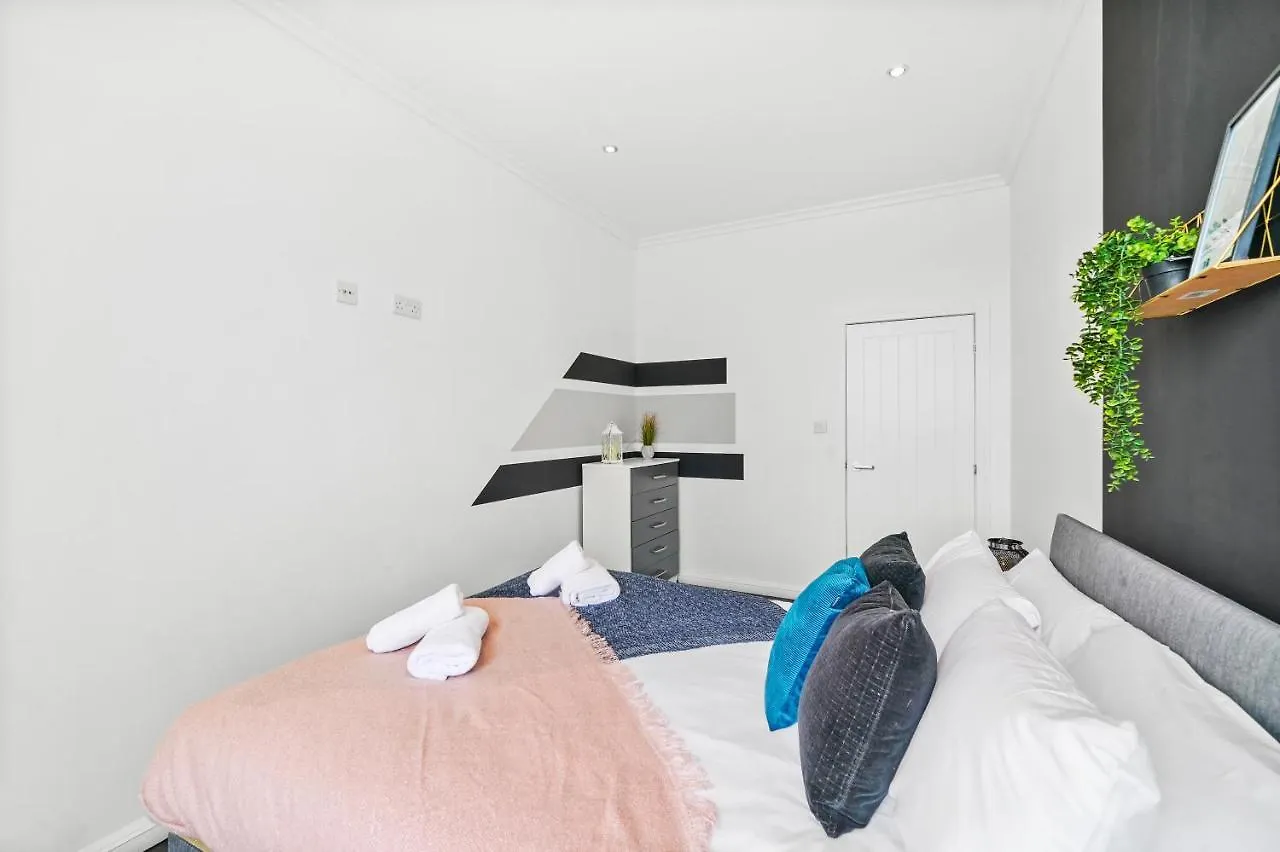 The Deluxe Apartments Of Blackpool - Gym - Cinema Room