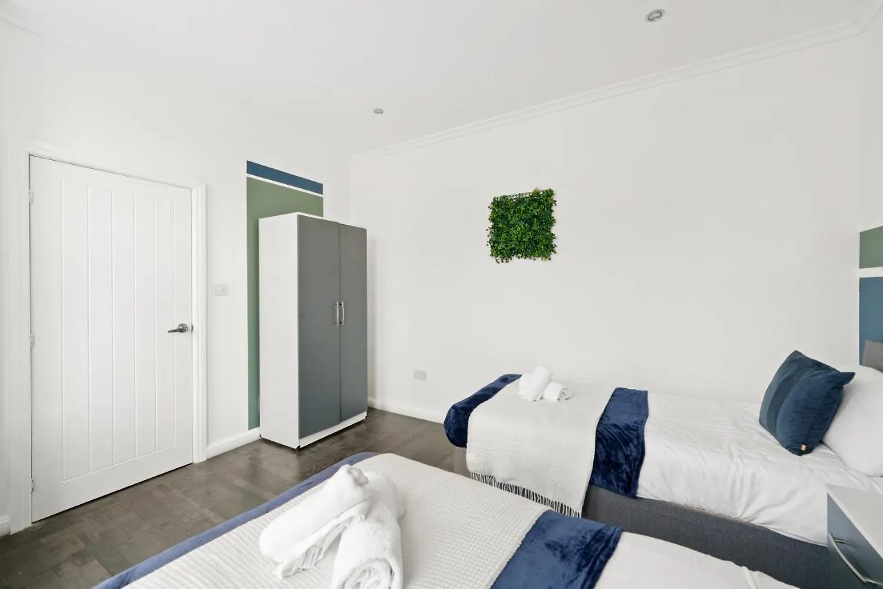 The Deluxe Apartments Of Blackpool - Gym - Cinema Room 영국