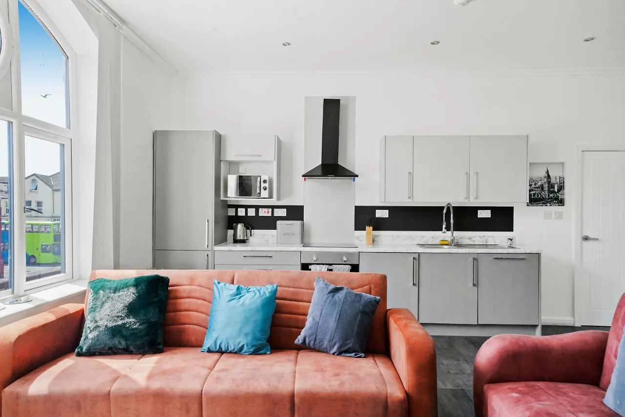 The Deluxe Apartments Of Blackpool - Gym - Cinema Room